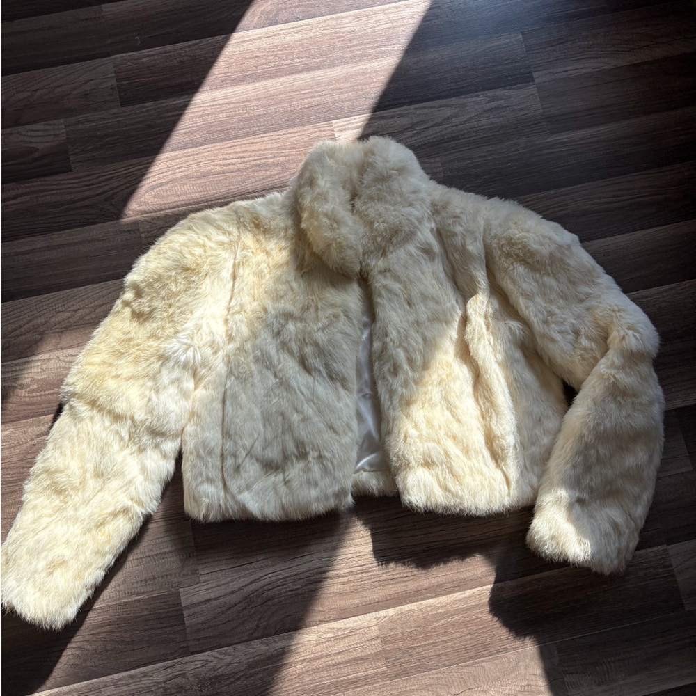 Elegant Cream Faux Fur Jacket